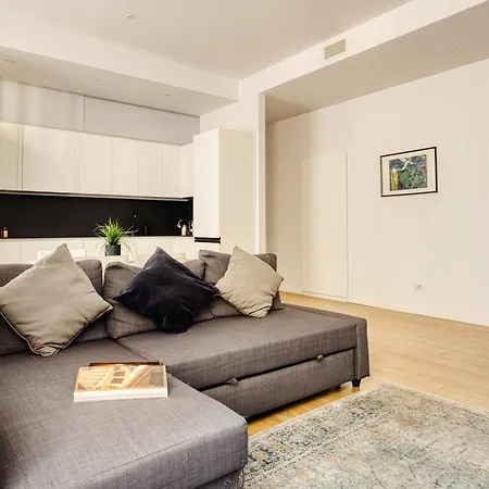 Hostmate - - Donatello 9 - Loreto